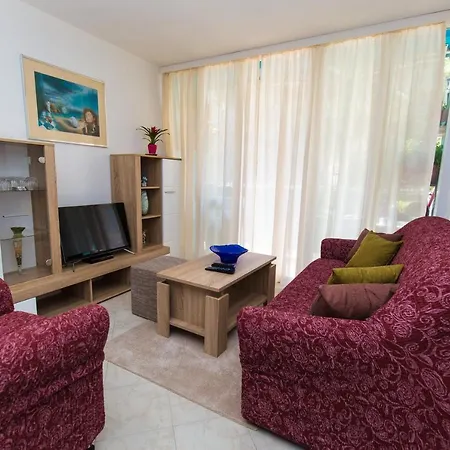 Apartment Apartman Ljiljana - Centar